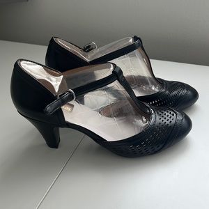 Naturalizer N5 Comfort Black Heels